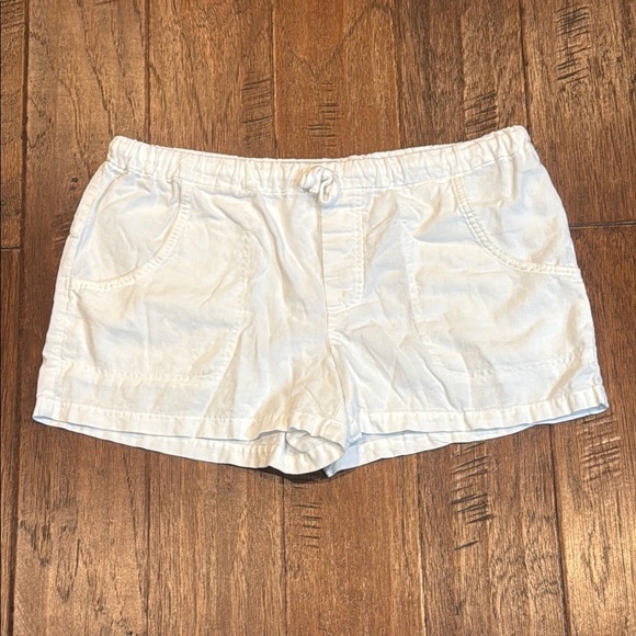 Size 8 Banana Republic White Cargo Shorts Relaxed Fit - Picture 14 of 14